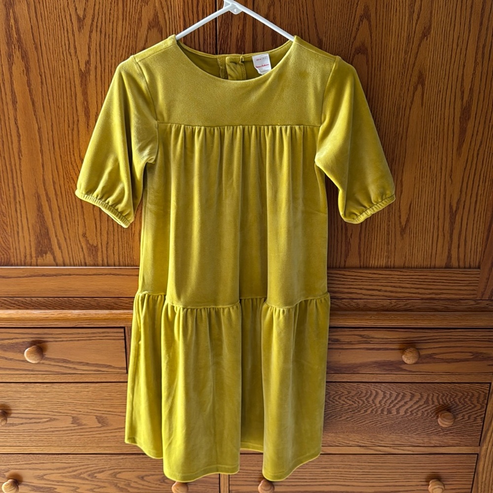 HANNA ANDERSSON GIRLS TIERED VELOUR DRESS, SZ 150, LN! COLOR IS YELLOW/LIME
